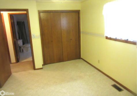 235 W L Street Forest City IA 50436