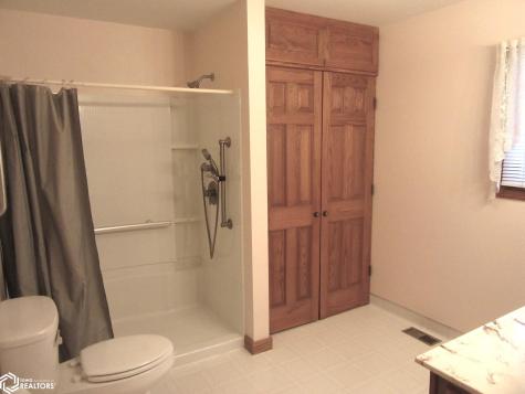 235 W L Street Forest City IA 50436