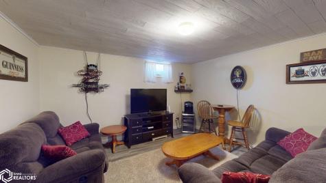 1011 S Kentucky Avenue Mason City IA 50401