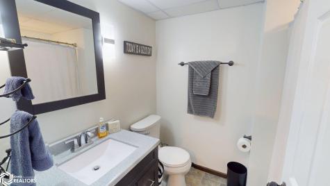 1011 S Kentucky Avenue Mason City IA 50401