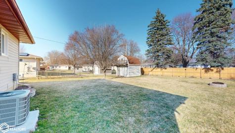 1011 S Kentucky Avenue Mason City IA 50401