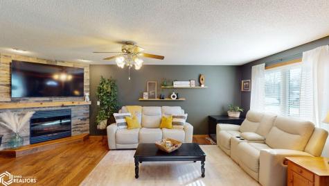 1011 S Kentucky Avenue Mason City IA 50401