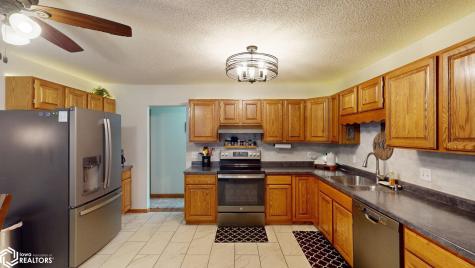 1011 S Kentucky Avenue Mason City IA 50401