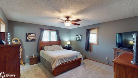 1011 S Kentucky Avenue Mason City IA 50401