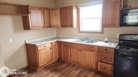 410 Clinton Street Charles City IA 50616