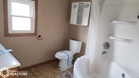 410 Clinton Street Charles City IA 50616