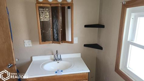 410 Clinton Street Charles City IA 50616
