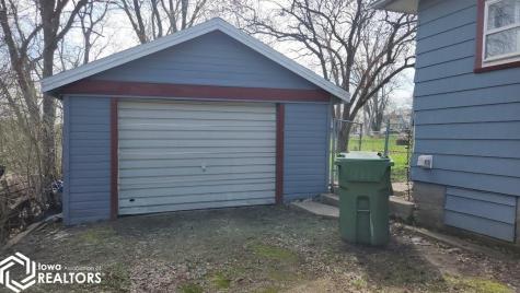 410 Clinton Street Charles City IA 50616