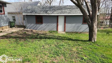410 Clinton Street Charles City IA 50616