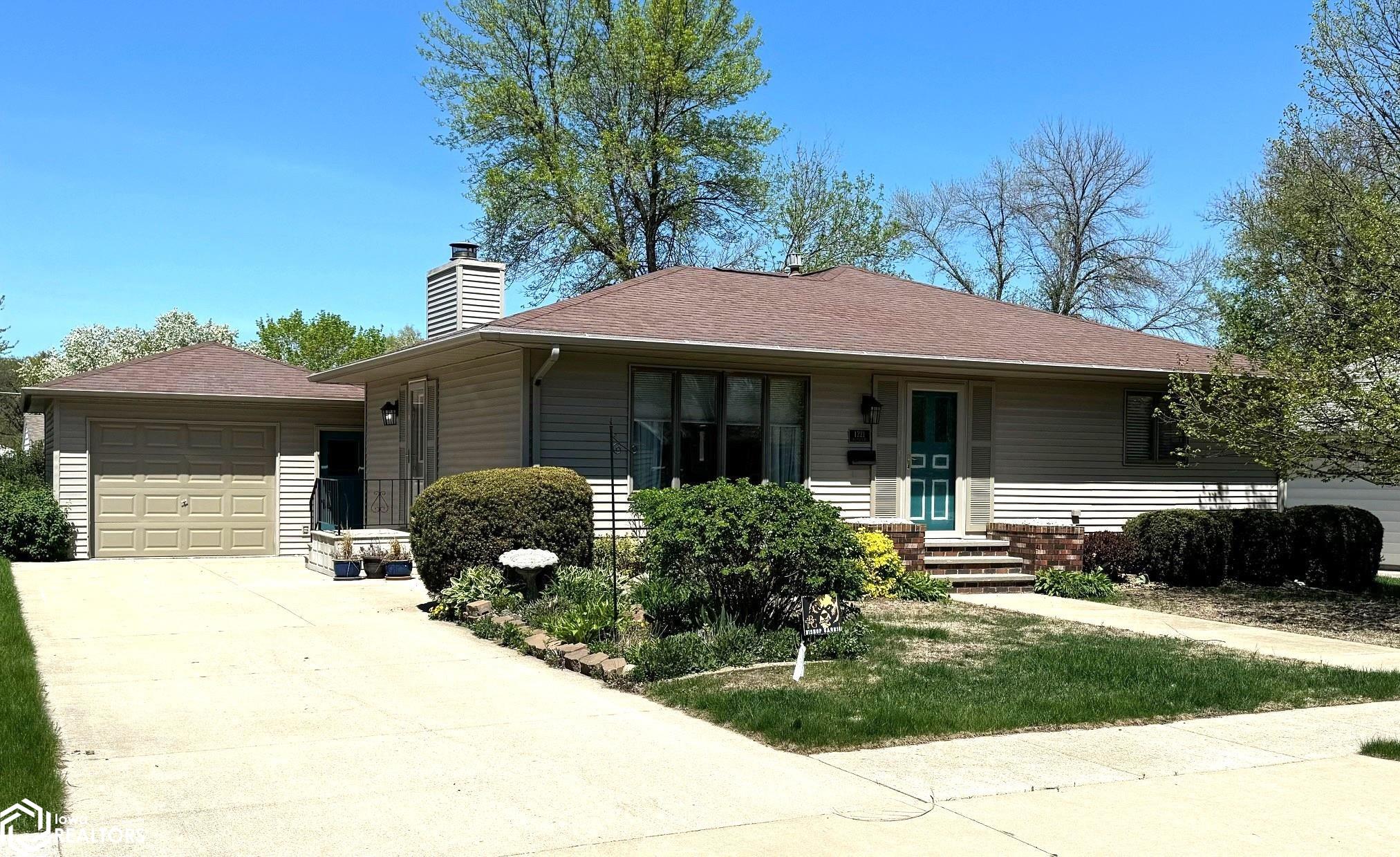 1221 E Linden Street Algona IA 50511