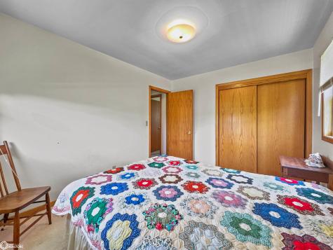 410 10th Street SE Hampton IA 50441