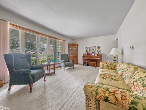 410 10th Street SE Hampton IA 50441