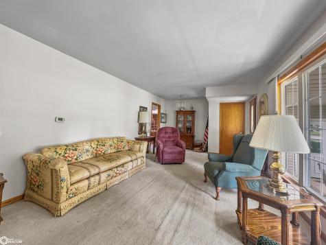 410 10th Street SE Hampton IA 50441