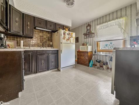 410 10th Street SE Hampton IA 50441