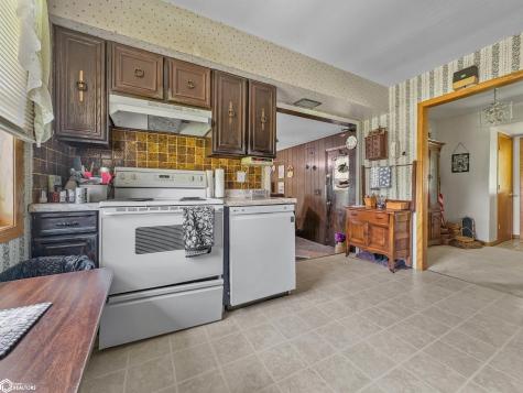 410 10th Street SE Hampton IA 50441