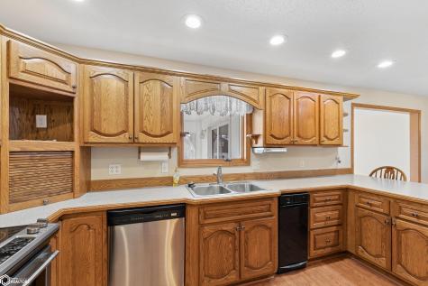 423 19th Street W Clear Lake IA 50428