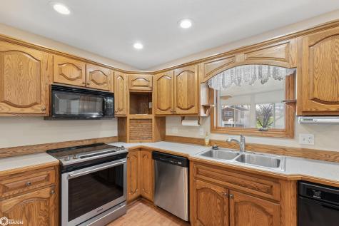 423 19th Street W Clear Lake IA 50428