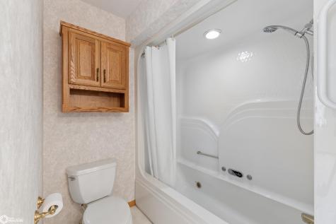 423 19th Street W Clear Lake IA 50428