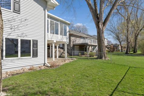 423 19th Street W Clear Lake IA 50428