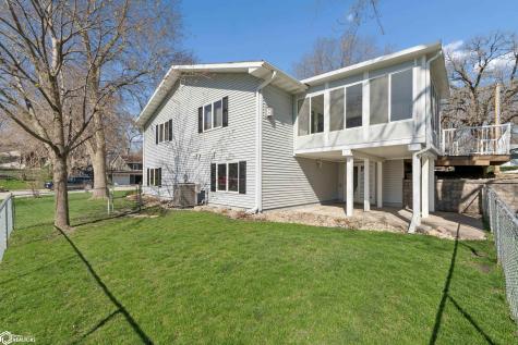423 19th Street W Clear Lake IA 50428