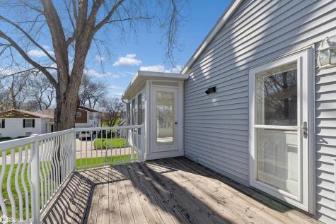 423 19th Street W Clear Lake IA 50428