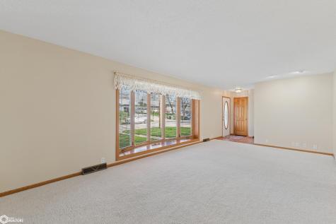 423 19th Street W Clear Lake IA 50428