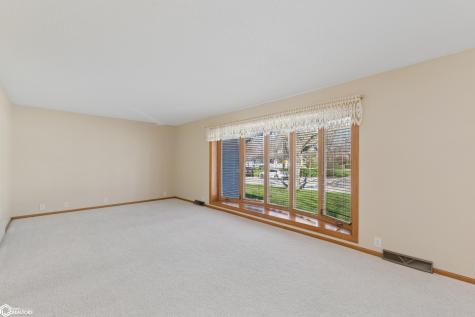 423 19th Street W Clear Lake IA 50428