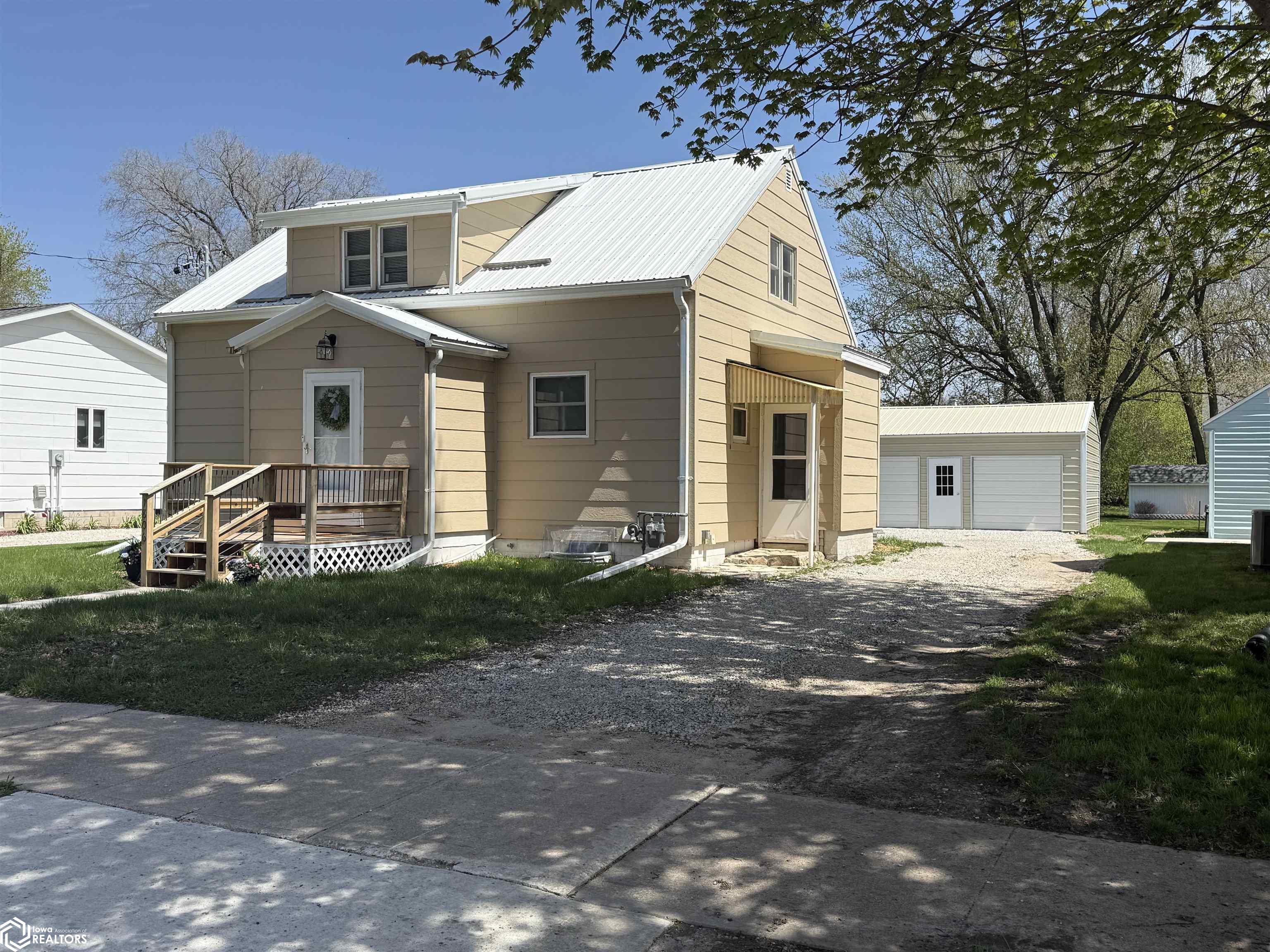 1806 Custer Street Iowa Falls IA 50126
