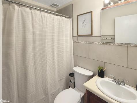 1806 Custer Street Iowa Falls IA 50126
