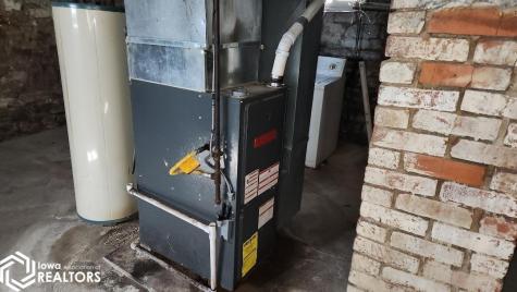 210 1st Street SW Mason City IA 50401