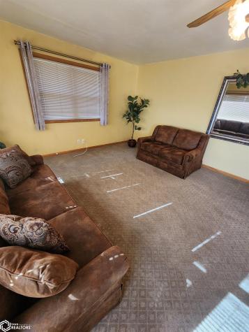 1703 E Mcgregor Street Algona IA 50511