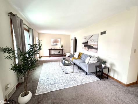 35 S Tennessee Mason City IA 50401