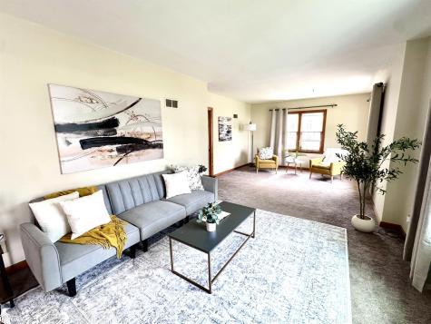 35 S Tennessee Mason City IA 50401