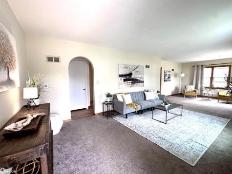 35 S Tennessee Mason City IA 50401