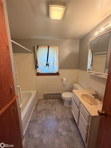 107 11th Street S Northwood IA 50459