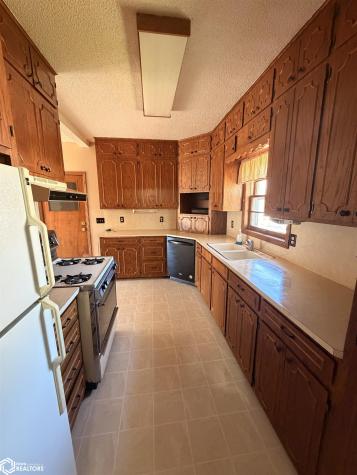 107 11th Street S Northwood IA 50459