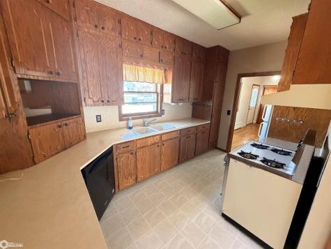 107 11th Street S Northwood IA 50459