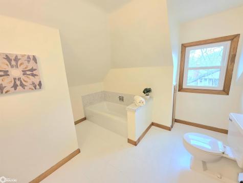495 W 5th Street Garner IA 50438