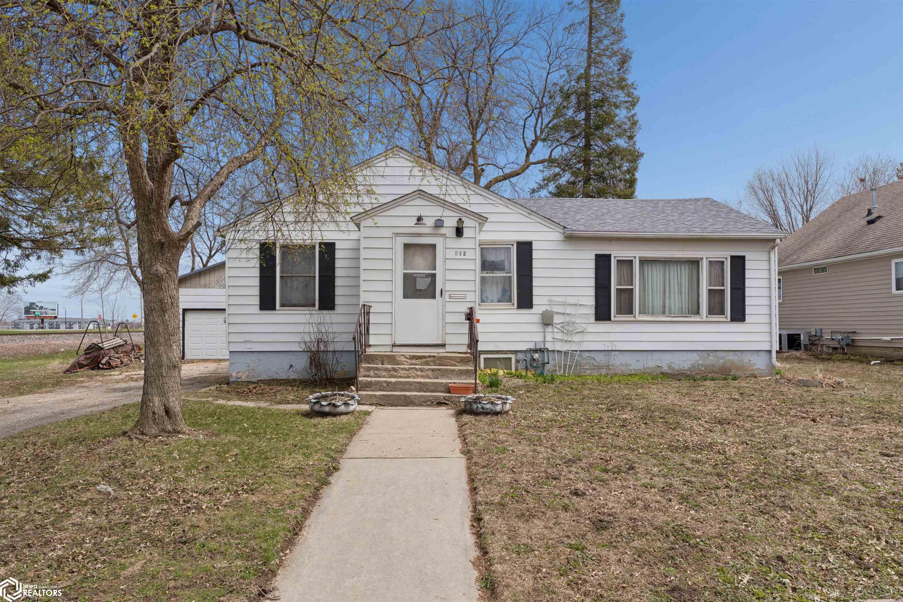 912 N 12th Street Clear Lake IA 50428