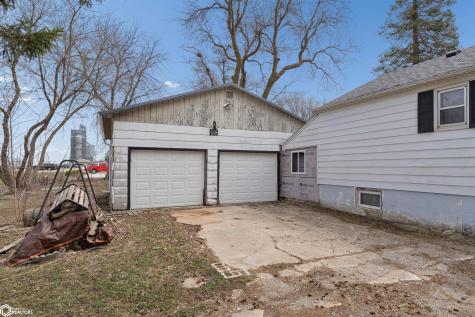 912 N 12th Street Clear Lake IA 50428