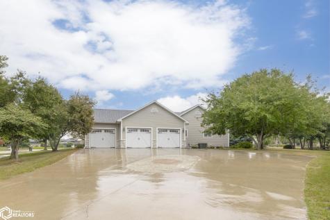 125 Pebble Creek Drive Mason City IA 50401