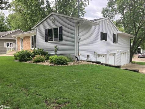 423 19th Street W Clear Lake IA 50428