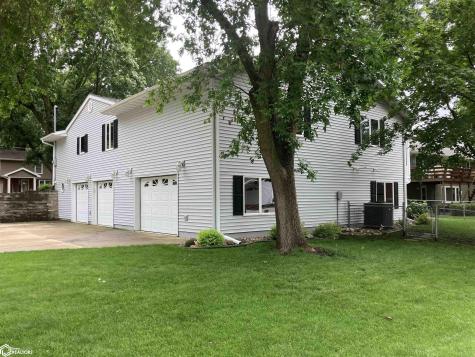 423 19th Street W Clear Lake IA 50428