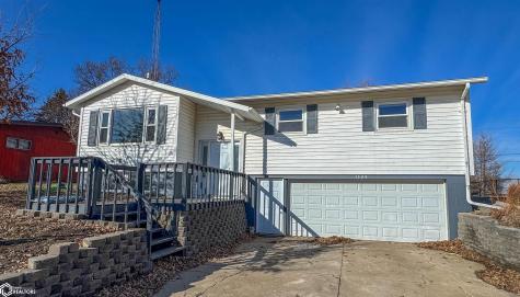 1324 Sunset Drive Hampton IA 50441