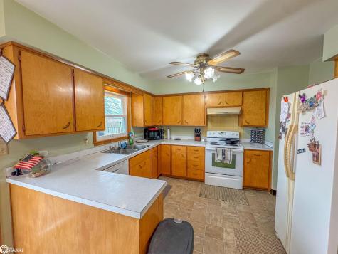 1324 Sunset Drive Hampton IA 50441