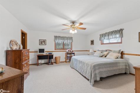 1800 W 7th Avenue N Clear Lake IA 50428