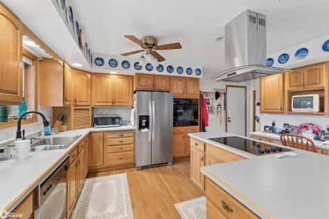 1800 W 7th Avenue N Clear Lake IA 50428
