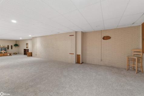1800 W 7th Avenue N Clear Lake IA 50428