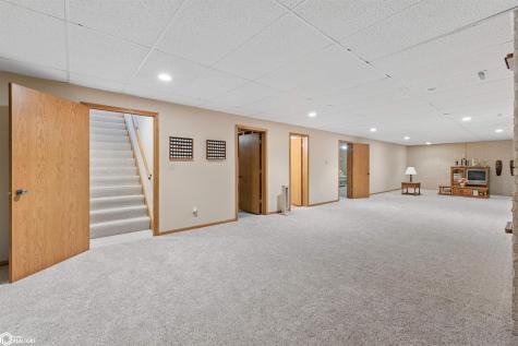 1800 W 7th Avenue N Clear Lake IA 50428