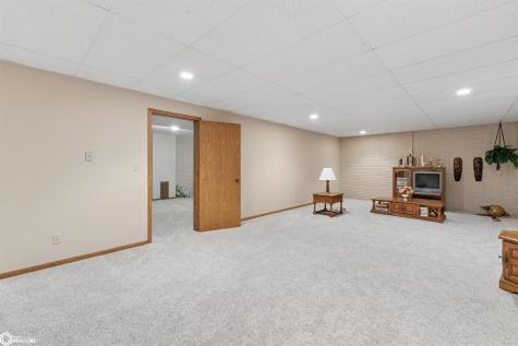 1800 W 7th Avenue N Clear Lake IA 50428